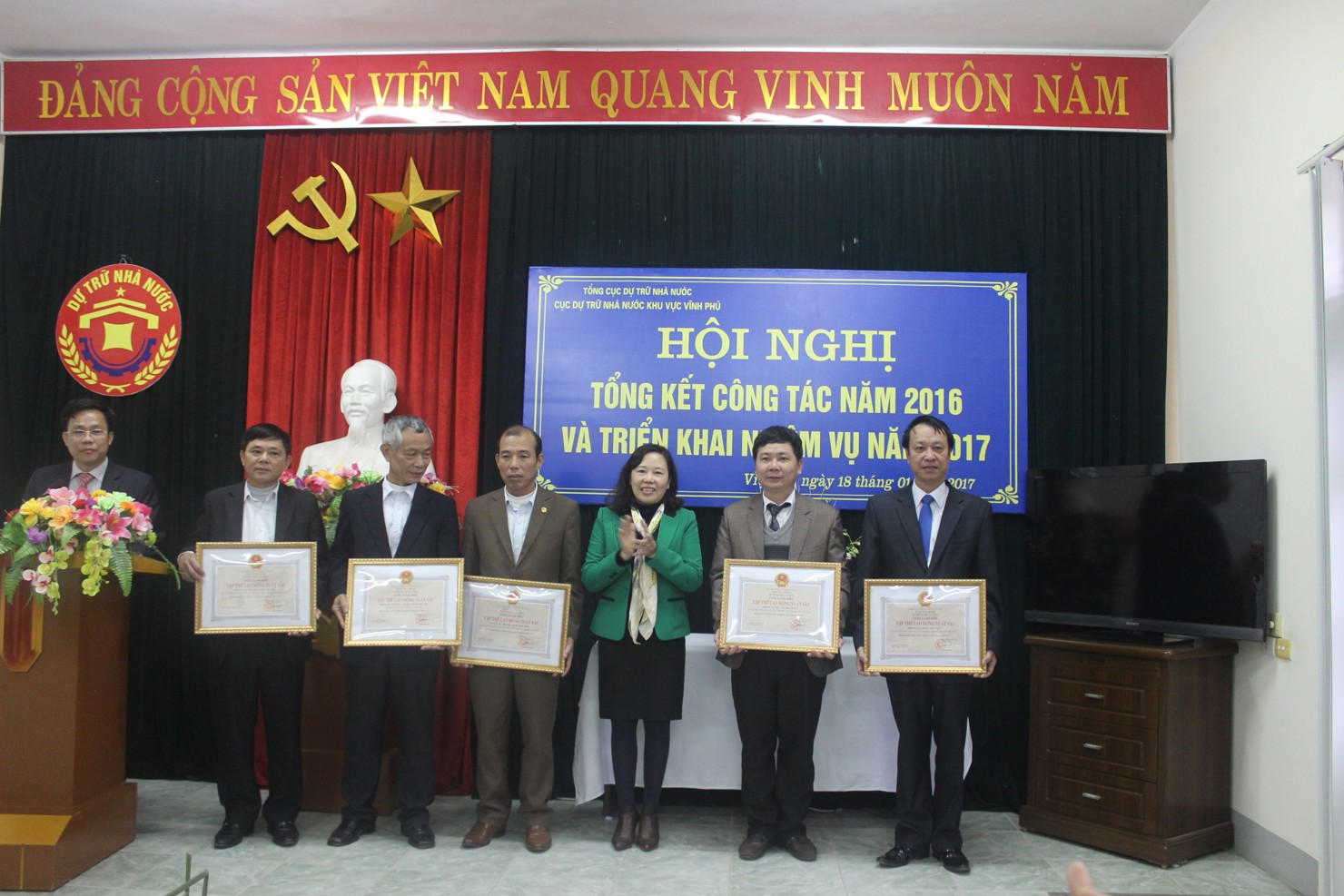 Năm 2017, Cục DTNN khu vực Vĩnh Phú sẽ tập trung hoàn thành xuất sắc mọi chỉ tiêu kế hoạch nhập, xuất vật tư hàng hoá DTNN, đảm bảo an toàn mọi mặt.