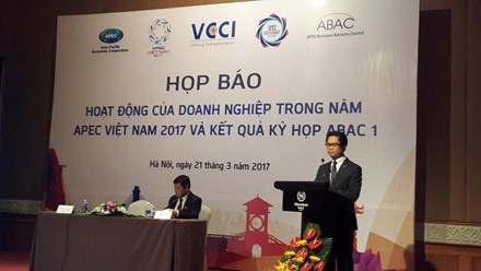 Ông Vũ Tiến Lộc, Chủ tịch VCCI kiêm Chủ tịch CEO Summit 2017 phát biểu tại buổi họp báo ngày 21/3/2017.