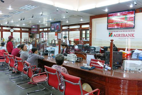 Đoàn công tác Agribank trao tặng quà hỗ trợ cho Trường mầm non Hà Trạch, xã Hà Trạch, huyện Bố Trạch, Tỉnh Quảng Bình.