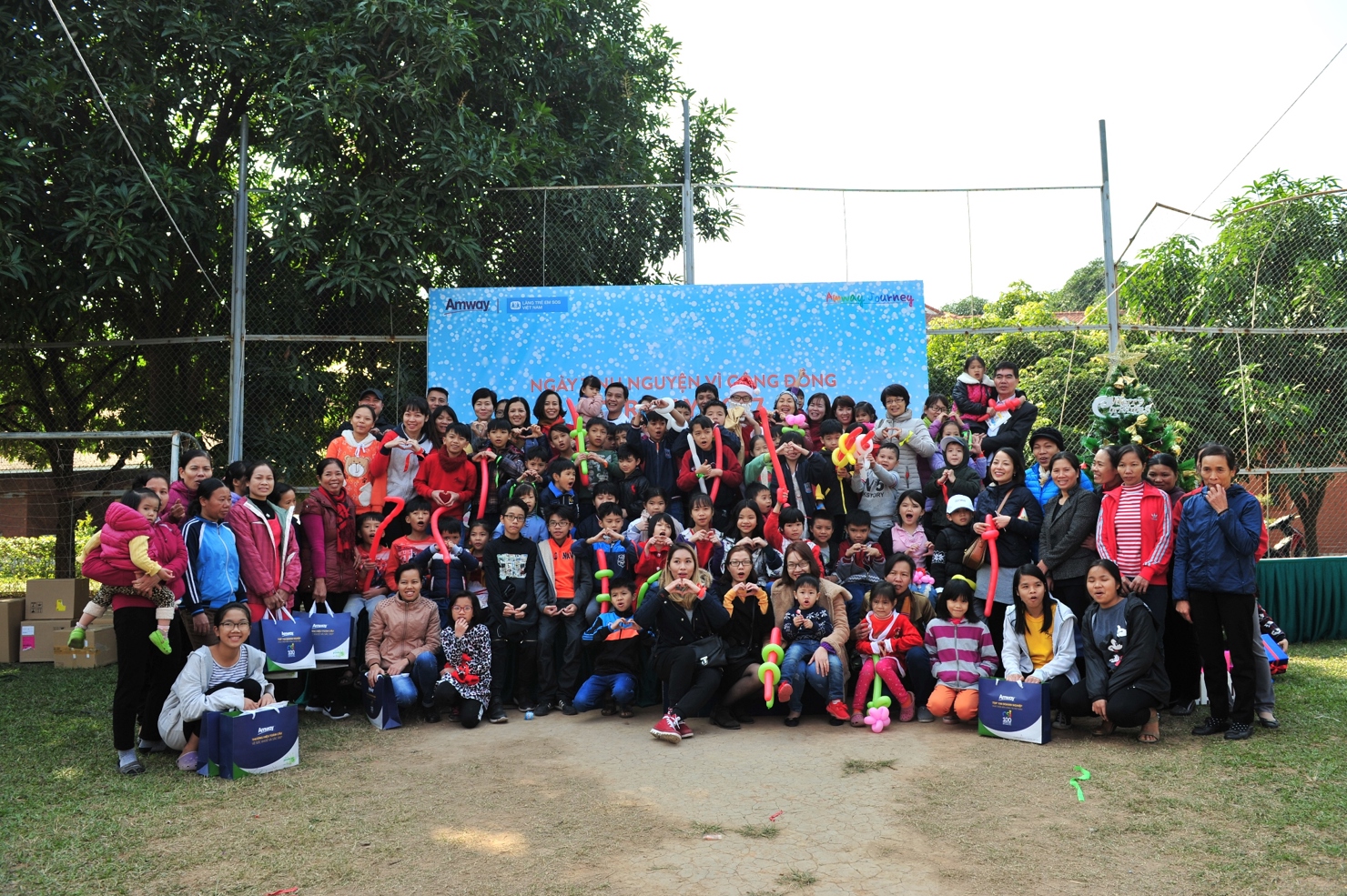Amway tổ chức Ngày tình nguyện vì cộng đồng – CSR Day tại Làng trẻ em SOS với sự tham gia của hơn 150 đối tác và nhân viên Amway.