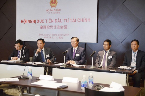 Bộ trưởng Bộ Tài chính Đinh Tiến Dũng chủ trì Hội nghị Xúc tiến Đầu tư Nhật Bản vào Việt Nam tổ chức tại Thành phố Tokyo, Nhật Bản (ngày 21/8/2017).