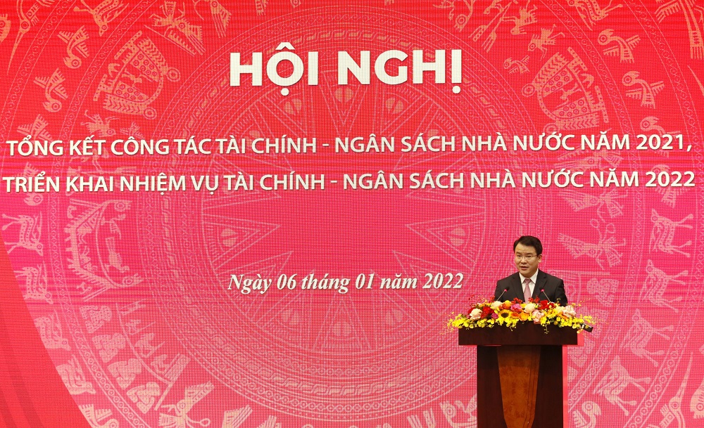 Thứ trưởng Bộ Kế hoạch v&agrave; Đầu tư Trần Quốc Phương ph&aacute;t biểu tại hội nghị. &nbsp;