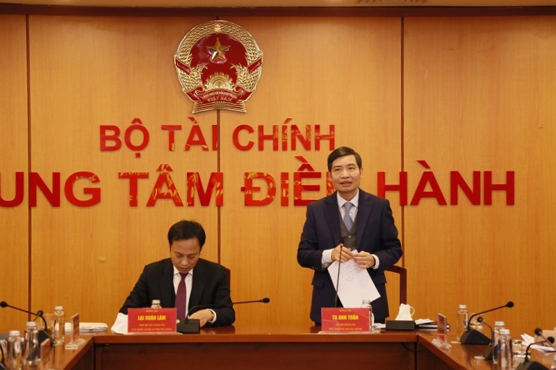 Đồng chí Tạ Anh Tuấn - Bí thư Đảng ủy, Thứ trưởng Bộ Tài chính phát biểu tiếp thu ý kiến chỉ đạo của Phó Bí thư Đảng ủy Khối các cơ quan Trung ương Lại Xuân Lâm.