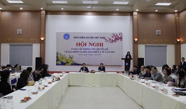 Quang cảnh hội nghị cung cấp thông tin chuyên đề về BHXH, bảo hiểm y tế năm 2021.