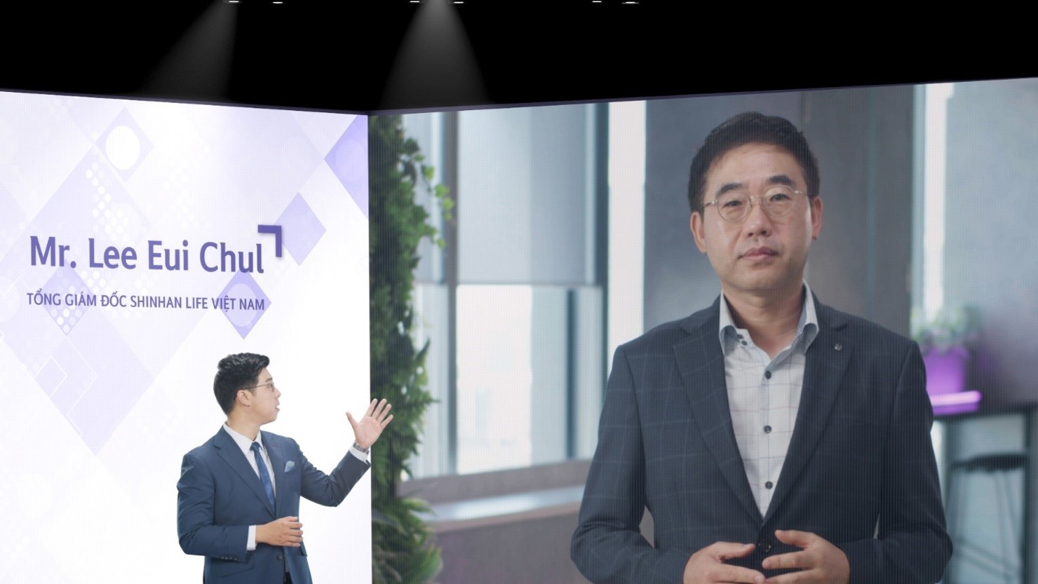 &Ocirc;ng Lee EuiChul - Tổng Gi&aacute;m đốc Shinhan Life Việt Nam ph&aacute;t biểu tại Lễ ra mắt thương hiệu v&agrave; c&ocirc;ng bố hoạt động kinh doanh.
