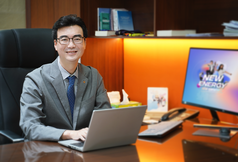 Tân Tổng Giám đốc Hanwha Life Việt Nam Hwang Jun Hwan.