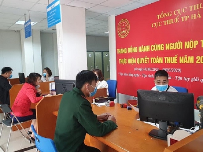 Cục Thuế TP. Hà Nội khuyến cáo, các cá nhân nên nộp hồ sơ quyết toán thuế thu nhập cá nhân qua phương thức điện tử. Ảnh minh họa.