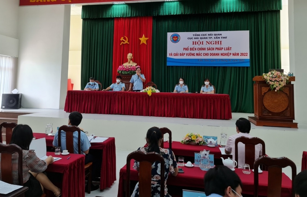 Lãnh đạo Cục Hải quan TP. Cần Thơ đã giải đáp thỏa đáng các vướng mắc của DN tại Hội nghị phổ biến chính sách pháp luật và giải đáp vướng mắc cho doanh nghiệp năm 2022.