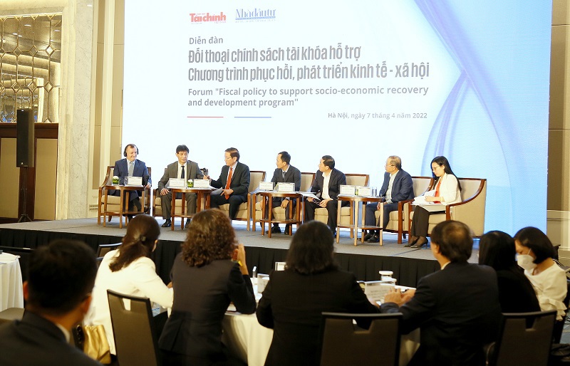Quang cảnh Diễn đàn “Đối thoại chính sách tài khóa hỗ trợ Chương trình phục hồi, phát triển kinh tế - xã hội” . Ảnh: Văn Trường.