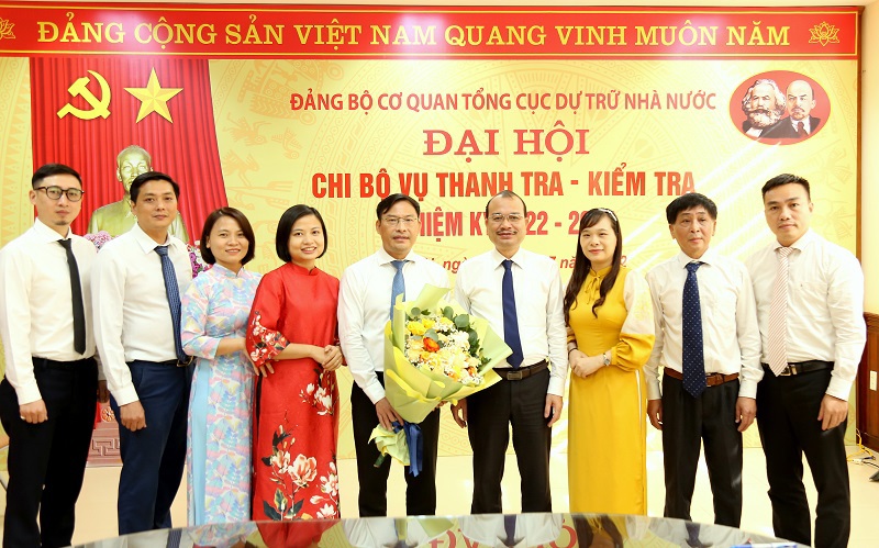 Các đai biểu chụp ảnh lưu niệm tại Đại hội.