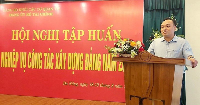 Đồng chí Khổng Văn Ngư - Chánh Văn phòng Đảng ủy Bộ Tài chính phát biểu khai mạc hội nghị.