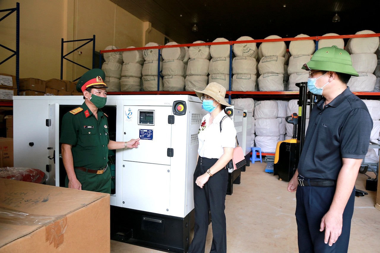 Máy phát điện là sản phẩm hoàn thiện gồm 6 bộ phận chính gồm: động cơ, đầu phát, bộ điều khiển máy phát điện, khung bệ máy, thùng chứa nhiên liệu và vỏ chống ồn. Ảnh minh họa.