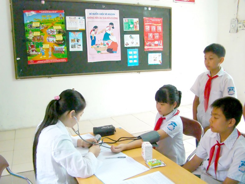 Gần 2,2 triệu học sinh, sinh viên khám chữa bệnh bảo hiểm y tế trong 8 tháng năm 2022.
