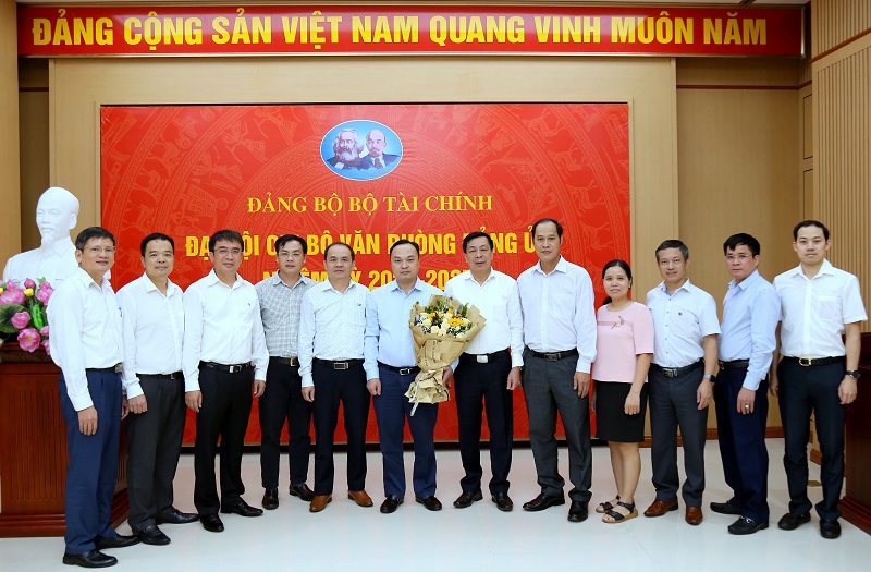 Các đại biểu chụp ảnh lưu niệm tại Đại hội.