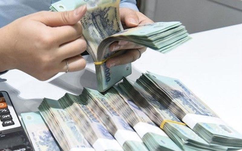 Sau động thái tăng lãi suất gần đây của nhiều ngân hàng, nhiều người vay mua nhà đang lo lắng. (Ảnh minh họa)