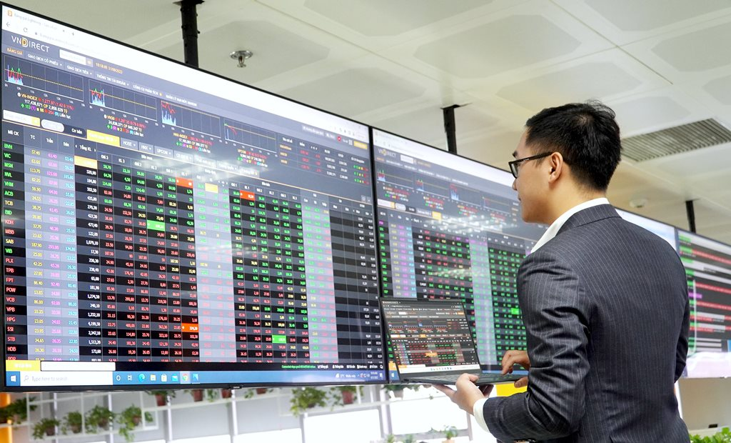 Nhà đầu tư nên duy trì tỷ trọng cổ phiếu trong danh mục không quá 70% và nên hạn chế sử dụng đòn bẩy tài chính.