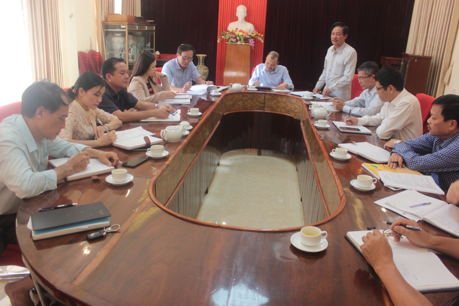 Phó Tổng cục trưởng Tổng cục DTNN Phạm Vũ Anh làm việc với Cục DTNN Bình Trị Thiên về công tác khắc phục mưa lũ và xuất cấp hàng dự trữ quốc gia (ngày 22/10/2020).