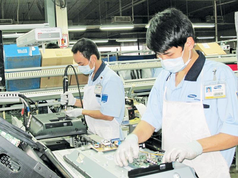 Sau 30 ngày kể từ ngày kết thúc hợp đồng thầu, DNCX và nhà thầu nhập khẩu báo cáo lượng hàng hóa đã nhập khẩu cho cơ quan hải quan nơi quản lý DNCX.