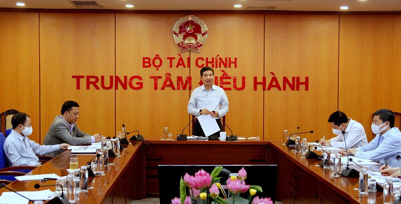 Bí thư Đảng ủy, Thứ trưởng Bộ Tài chính Tạ Anh Tuấn phát biểu tại hội nghị.