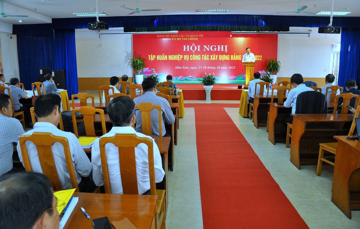 Toàn cảnh hội nghị.