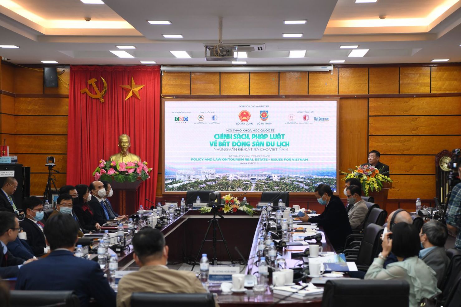 Toàn cảnh Hội thảo quốc tế "chính sách, pháp luật về bất động sản du lịch - Những vấn đề đặt ra cho Việt Nam". Ảnh: VGP