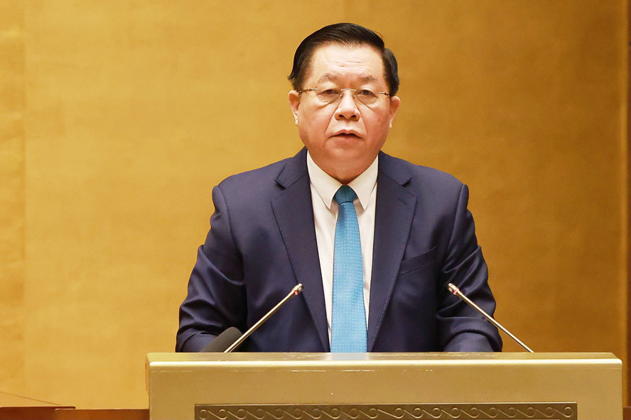 Đồng chí Nguyễn Trọng Nghĩa - Bí thư Trung ương Đảng, Trưởng Ban Tuyên giáo Trung ương trình bày báo cáo tại Hội nghị.