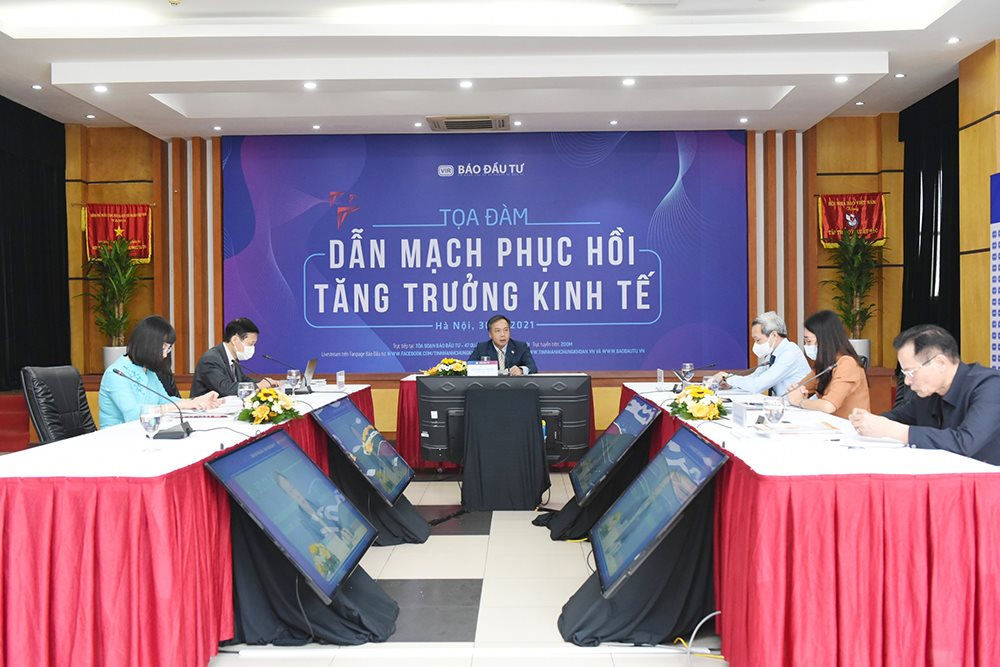 Toàn cảnh Tọa đàm “Dẫn mạch phục hồi tăng trưởng kinh tế” do Báo Đầu tư tổ chức ngày 30/11.