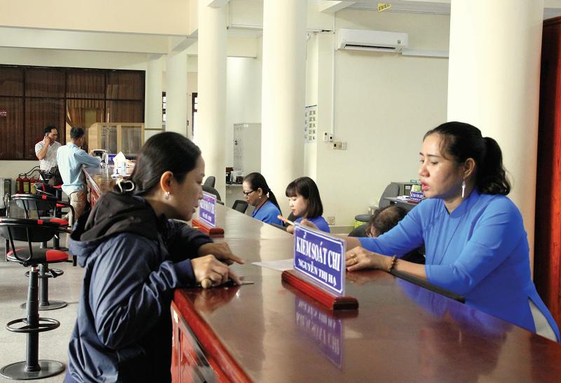 Bên cạnh việc thực hiện lập báo cáo tài chính nhà nước, KBNN tiếp tục kiểm soát chặt chẽ các khoản chi từ ngân sách đảm bảo đúng quy định.