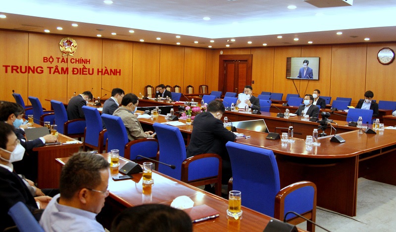 Quang cảnh hội nghị tại điểm cầu Bộ T&agrave;i ch&iacute;nh.