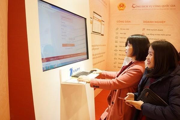 BHXH Việt Nam yêu cầu Giám đốc BHXH các tỉnh, thành phố trực thuộc Trung ương chỉ đạo thực hiện thủ tục cấp lại thẻ BHYT do hỏng, mất theo đúng quy trình nghiệp vụ.