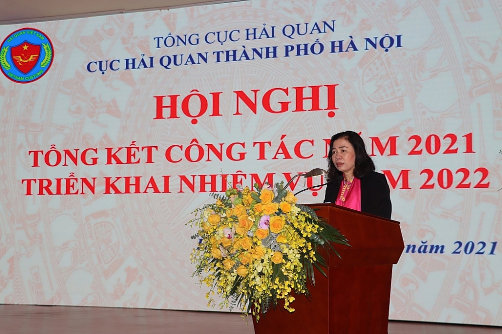 Thứ trưởng Bộ Tài chính Vũ Thị Mai phát biểu tại Hội nghị.