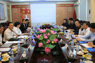 Toàn cảnh buổi làm việc.
