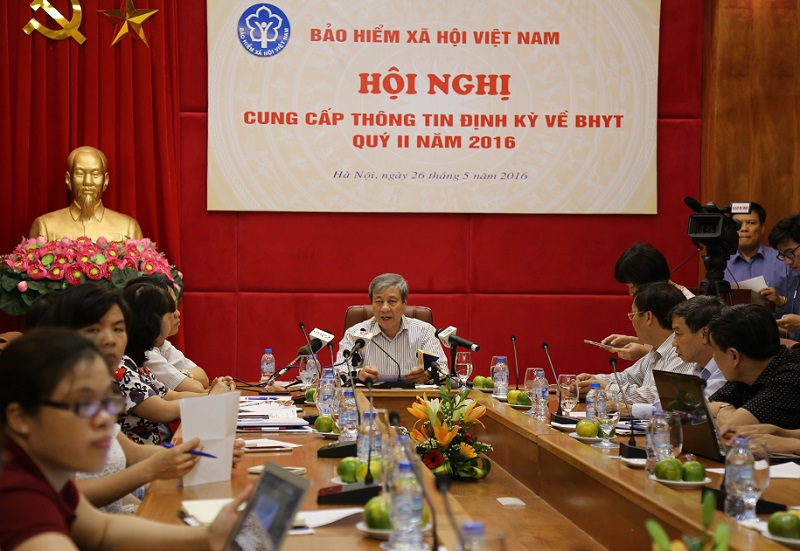 4 tháng đầu năm 2016, ngành Bảo hiểm xã hội đã thanh toán khám chữa bệnh BHYT cho 44,196 triệu lượt người. Ảnh: Văn Trường