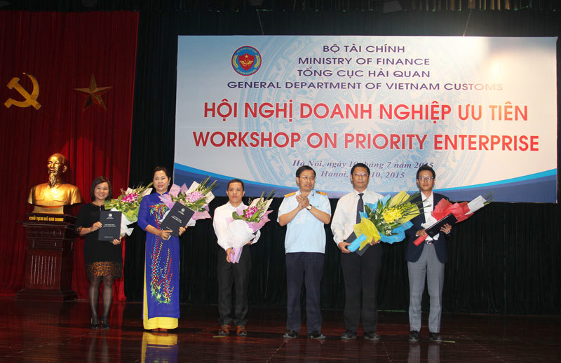 Tổng cục Hải quan đã công nhận 54 doanh nghiệp ưu tiên và hiện đang xét thêm một số doanh nghiệp để được ưu tiên.