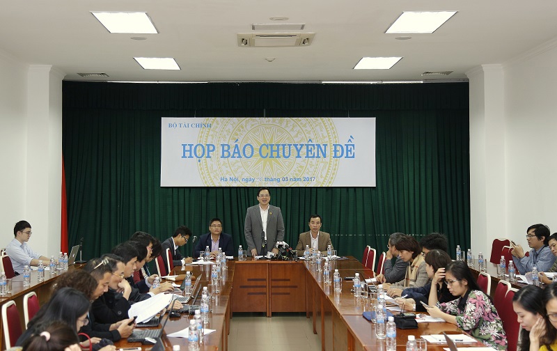 Toàn cảnh buổi Họp báo Chuyên đề về "Một số nội dung cơ bản của dự thảo Nghị định về chuyển DNNN thành công ty cổ phần”, ngày 16/3/2017.