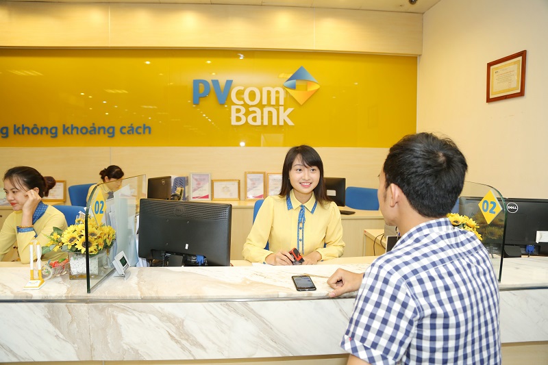 PVcomBank tặng thêm 0,2% lãi suất tiền gửi cho khách hàng khi gửi tiền Tiết kiệm Online.