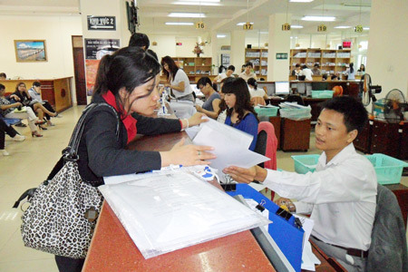 Khu vực Một cửa của Bảo hiểm Xã hội TP. Hồ Chí Minh.