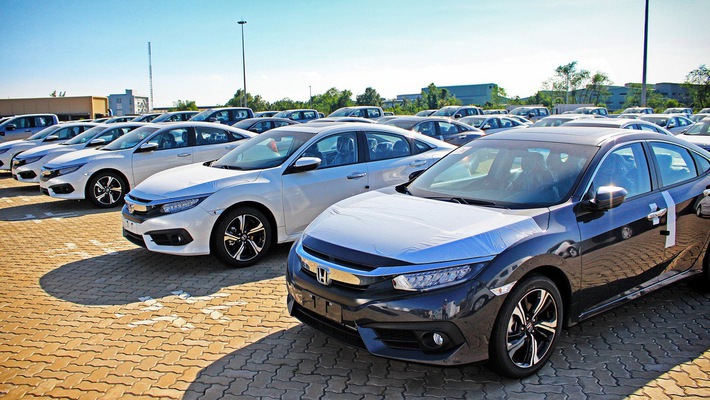 Ô tô nguyên chiếc xuất xứ Thái Lan chiếm đến trên 96% tổng lượng ô tô nhập khẩu về Việt Nam trong tuần qua.