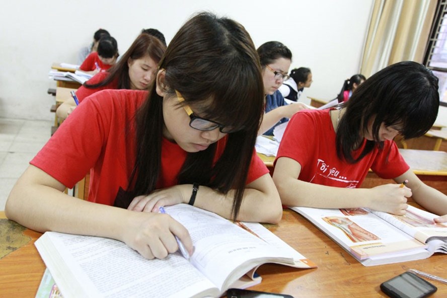 BHXH các tỉnh, thành phố tích cực phối hợp với các sở, ngành liên quan triển khai BHYT học sinh, sinh viên.