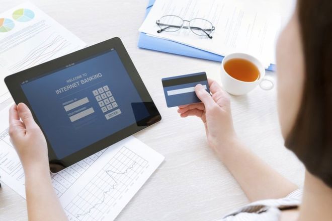 Về nguyên tắc, số tài khoản là độc nhất vô nhị trên toàn hệ thống ngân hàng nên phần lớn các ngân hàng sẽ đối chiếu thêm thông tin tên người thụ hưởng để làm căn cứ thực hiện giao dịch.