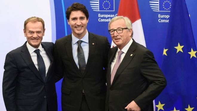 Thủ tướng Canada Justin Trudeau và các nhà lãnh đạo EU tại lễ ký.