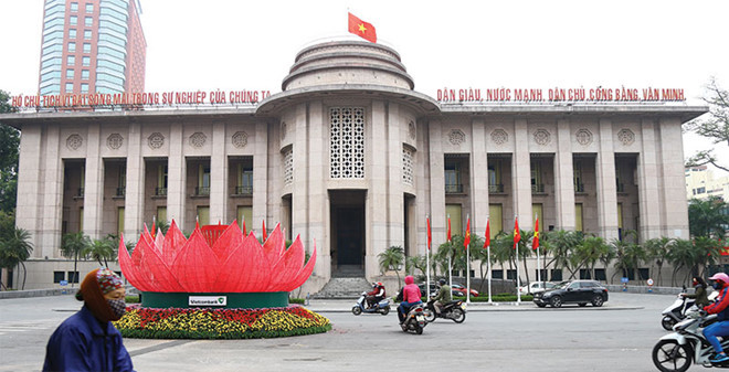 Bài toán khó của Ngân hàng Nhà nước năm 2017 là vừa đẩy tăng trưởng kinh tế 6,7%, vừa giữ lạm phát dưới 4%, đồng thời giảm lãi suất cho vay. Nguồn: internet.