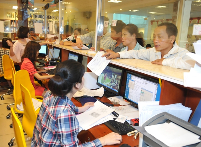Người dân khám chữa bệnh BHYT được giảm thiểu thủ tục hành chính, rút ngắn thời gian khi đi khám chữa bệnh. Nguồn: internet.