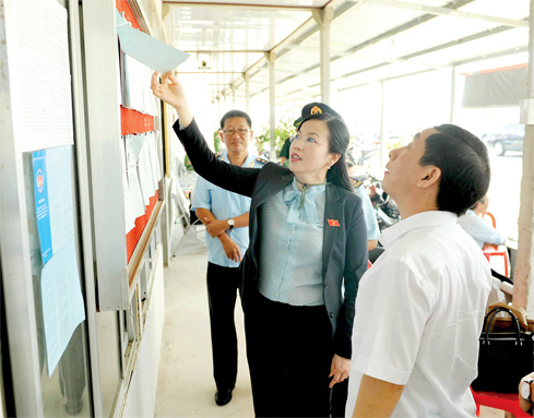 Trưởng ban Dân nguyện Nguyễn Thanh Hải khảo sát công tác phòng chống buôn lậu tại Cửa khẩu Quốc tế Tịnh Biên, An Giang. Nguồn: daibieunhandan.vn