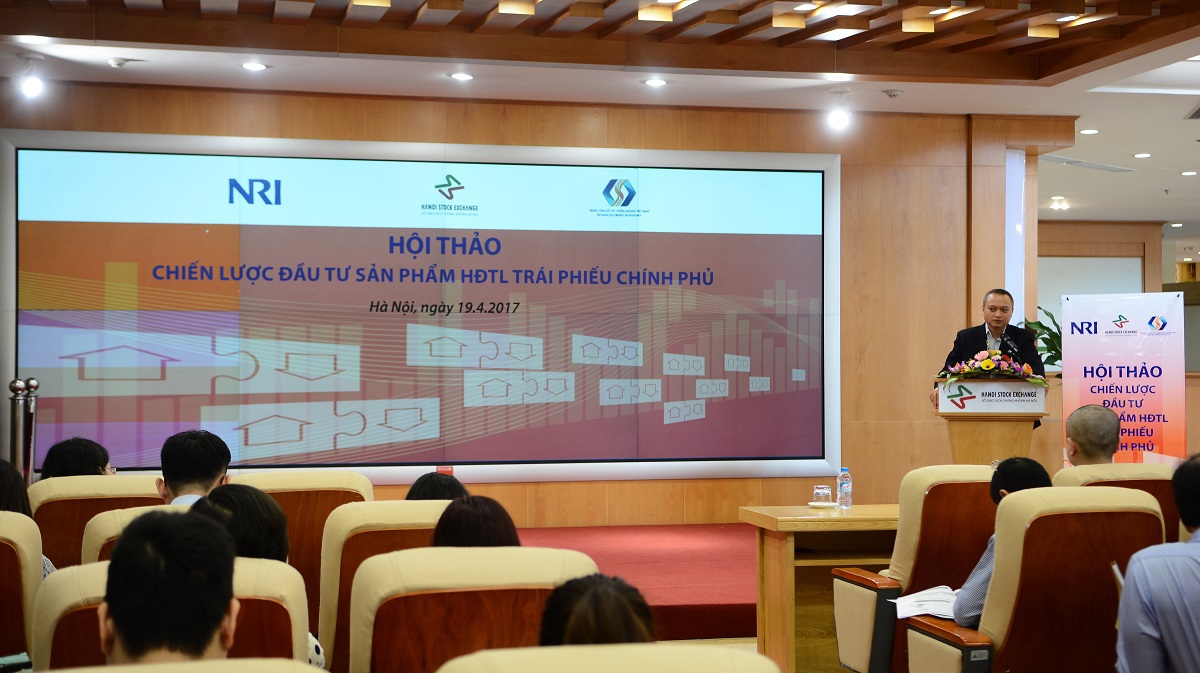 Ông Nguyễn Anh Phong, Phó Tổng Giám đốc Sở GDCK Hà Nội phát biểu khai mạc hội thảo.