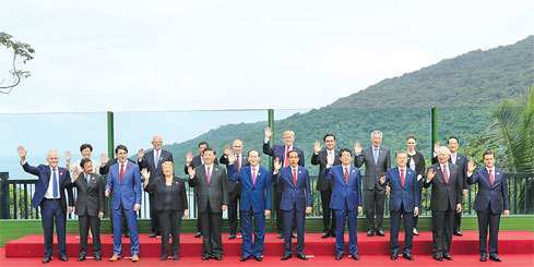 Các nhà lãnh đạo APEC chụp ảnh lưu niệm tại Đà Nẵng. Nguồn: Internet
