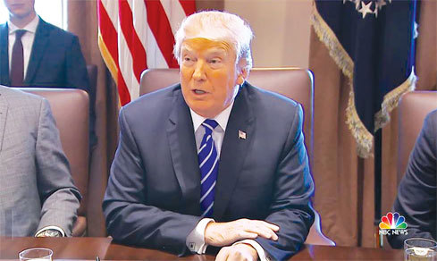 Tổng thống Donald Trump thông báo quyết định đưa Triều Tiên trở lại danh sách quốc gia bảo trợ khủng bố hôm 20/11. Nguồn: Internet