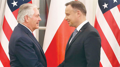 Ngoại trưởng Mỹ Rex Tillerson và Tổng thống Mỹ Andrzej Duda trong chuyến thăm Ba Lan ngày 26/1. Nguồn: Internet