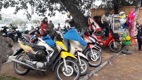 Bãi xe tại đường Thanh Niên. Nguồn: Internet