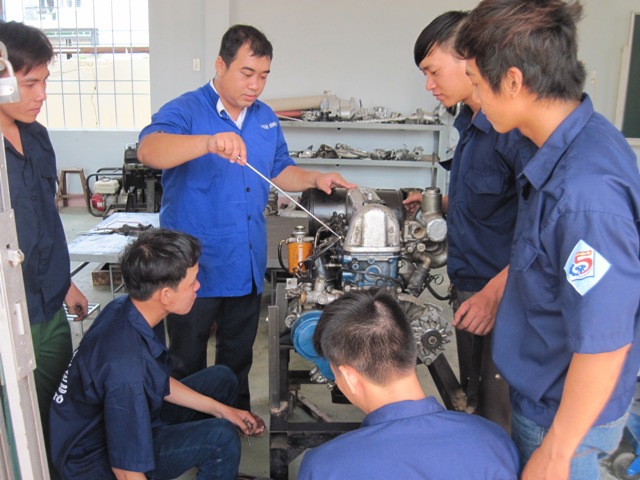 Để doanh nghiệp tham gia vào công tác đào tạo nghề cần có chính sách hỗ trợ cụ thể. Nguồn: Internet
